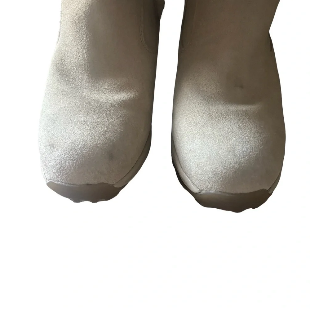 L.L. BEAN Cream Shearling lined Boots Size 6 — Super warm & cozy!!!!